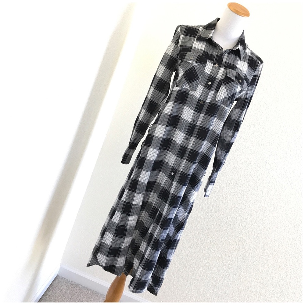Stylebook Black & White Plaid Laced Shirt NWOT